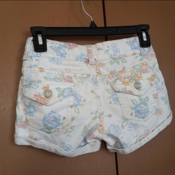 MISS JEANS WHITE FLORAL SHORTS. GIRLS SIZE 8. - Picture 8 of 8